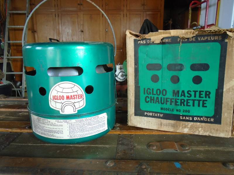 lot 18 image: Igloo Master Catalytic Heater