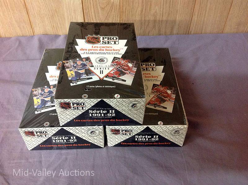 lot 11 image: Hockey Cards