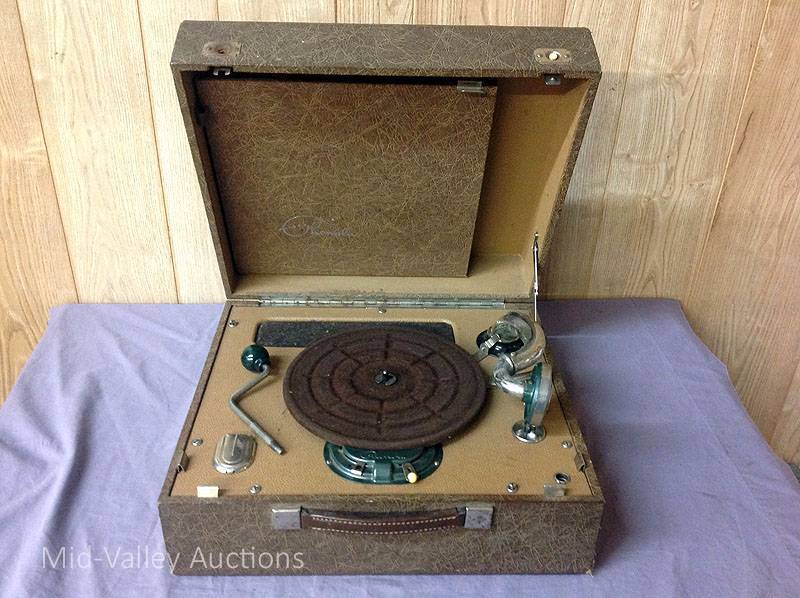 lot 9 image: Vintage Phonala Record Player