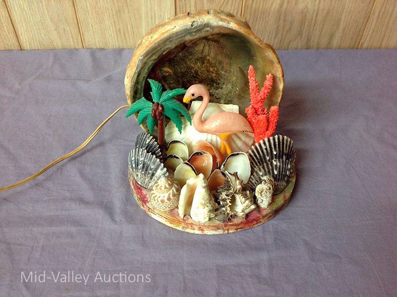 lot 22 image: Unique Shell Decorative Lamp