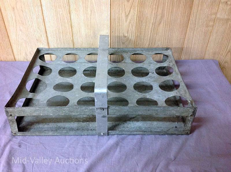 lot 32 image: Stadium Beverage Holder