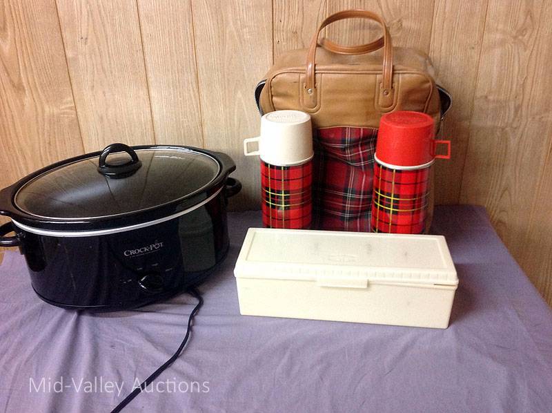 lot 35 image: CrockPot & Thermos Set