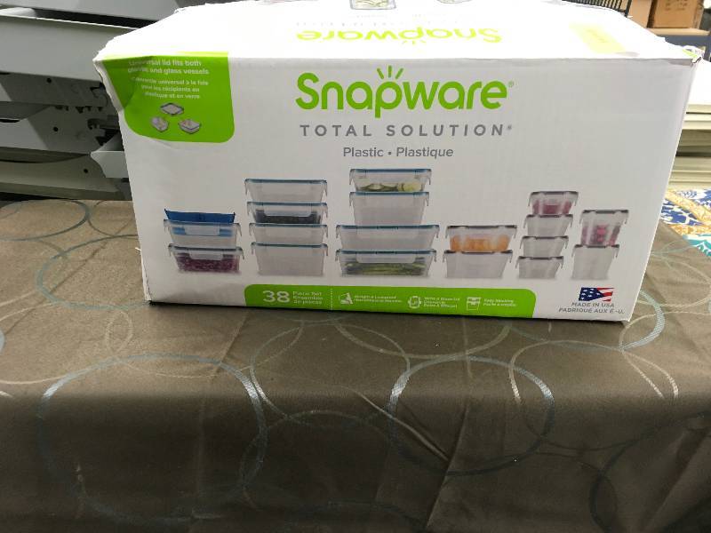 lot 117 image: SNAPWARE 38PC PLASTIC