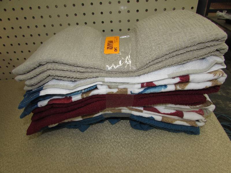 lot 140 image: KITCHEN TOWELS
