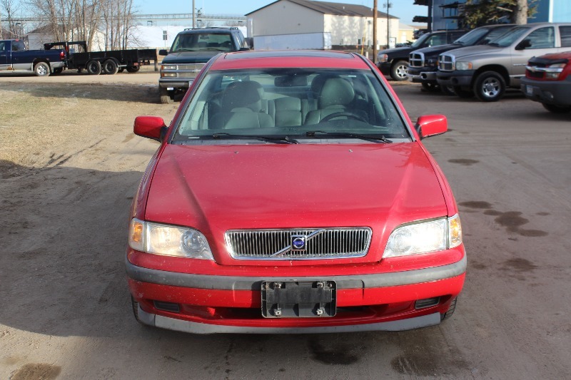 lot 2079 image: 2000 Volvo S40 - 57,321 Original Miles - One Owner