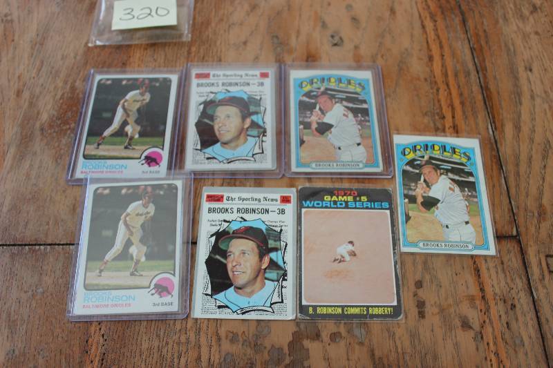 Lot of Brooks Robinson Cards...