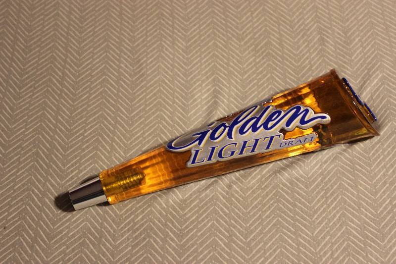 Michelob Golden Light Draft beer ta...