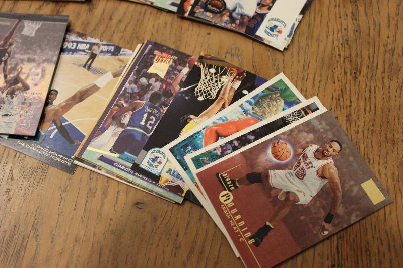 80 Alonzo Mourning Cards...