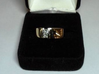 18k Yellow Gold Ladies Diamond Ring