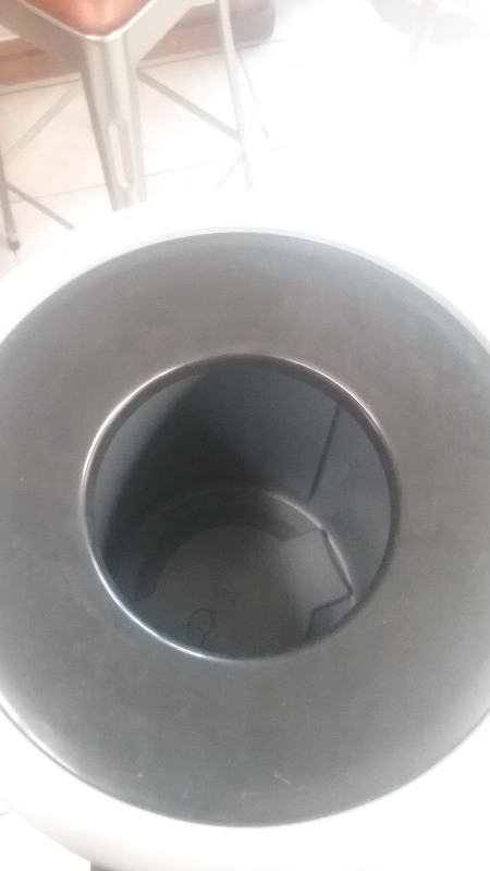 Outdoor Heavy Duty Plastic Trash Can