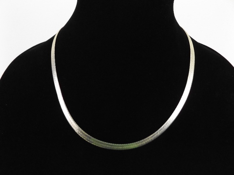 .925 Sterling Silver Herring Bone Necklace (15.5 grams)