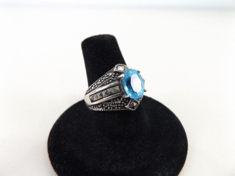New .925&nbspSterling Silver Sz 7 Marcasite and Blue Topaz Ring (7.2 grams Total Weight)