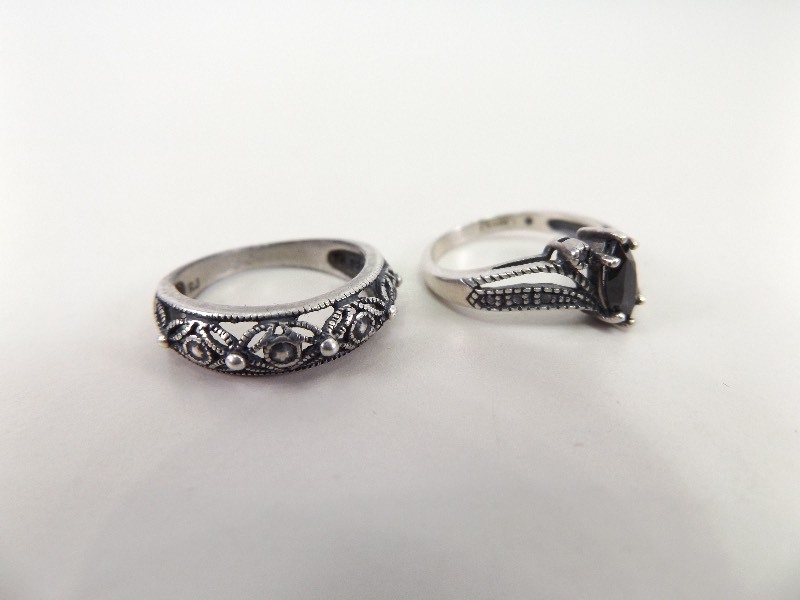 2 Vintage&nbsp.925&nbspSterling Silver Sz 6 Marcasite Rings (4.8 grams Total Weight)