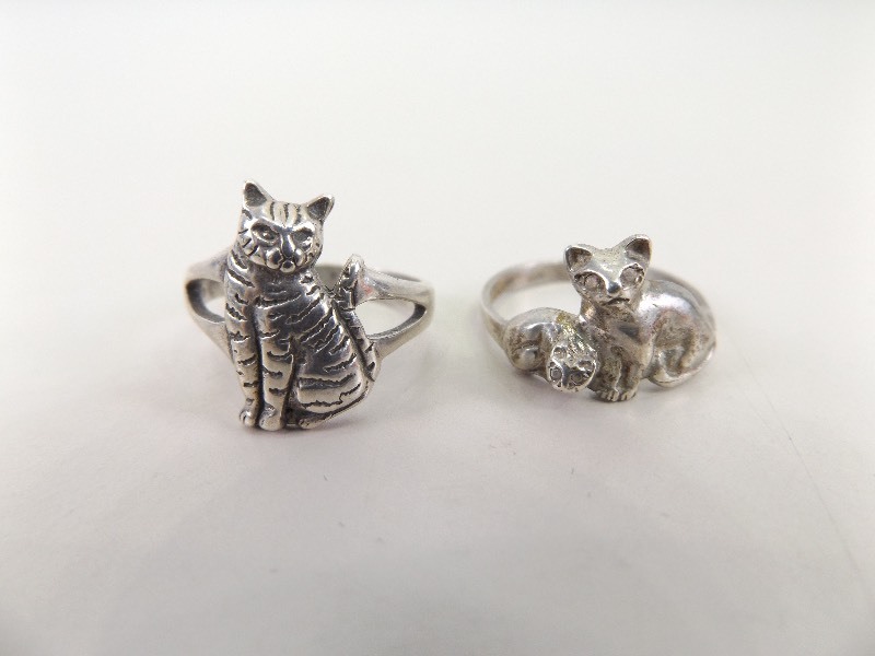 2 Vintage&nbsp.925&nbspSterling Silver Sz 7.5 Cat Rings (7.0 grams Total Weight)
