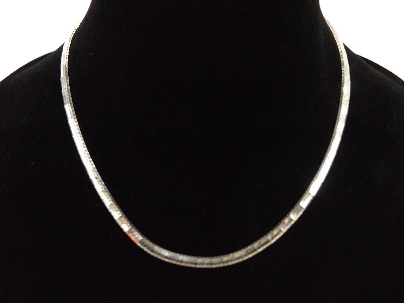 .925 Sterling Silver Thick Herring Bone Necklace (26.3 grams)
