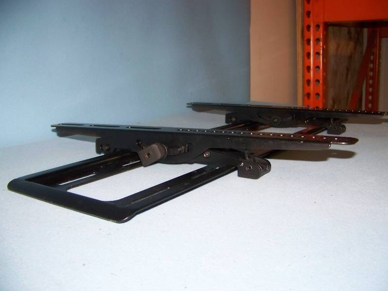 lot 8 image: Sanus, VisionMount, Universal, Tilting, Flatscreen Television  Monitor Wall Mount for 32-70 Displays