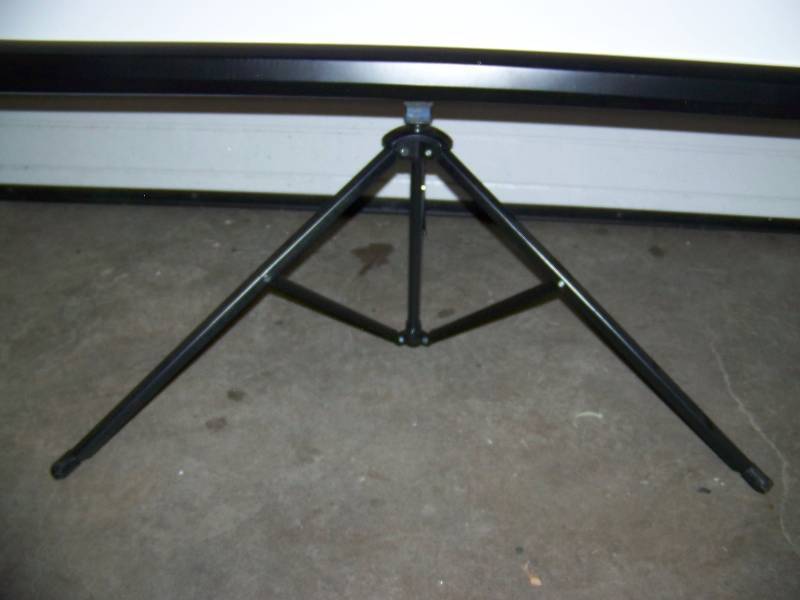 lot 13 image: Insignia, 75, Tri-Pod, Manual, Movie  Projection Screen