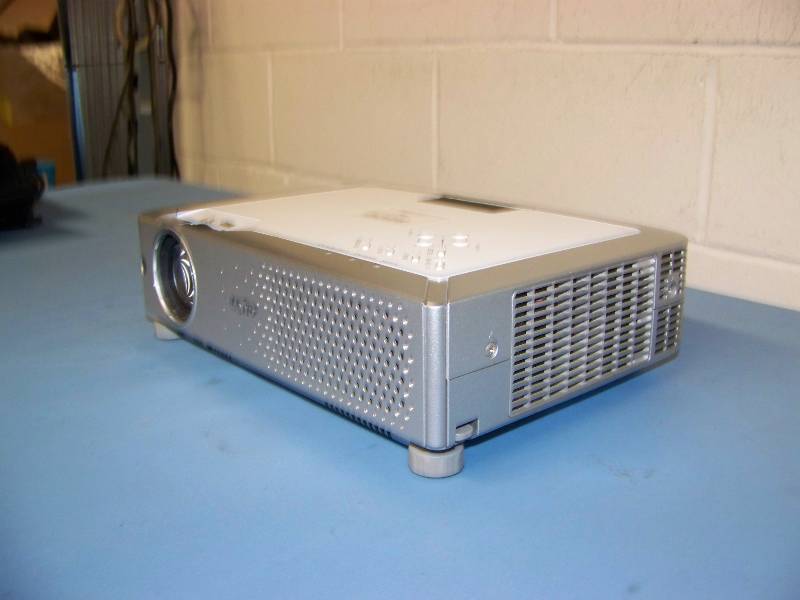 lot 34 image: Sanyo, PLC-XU73, LCD Projector with Remote Control