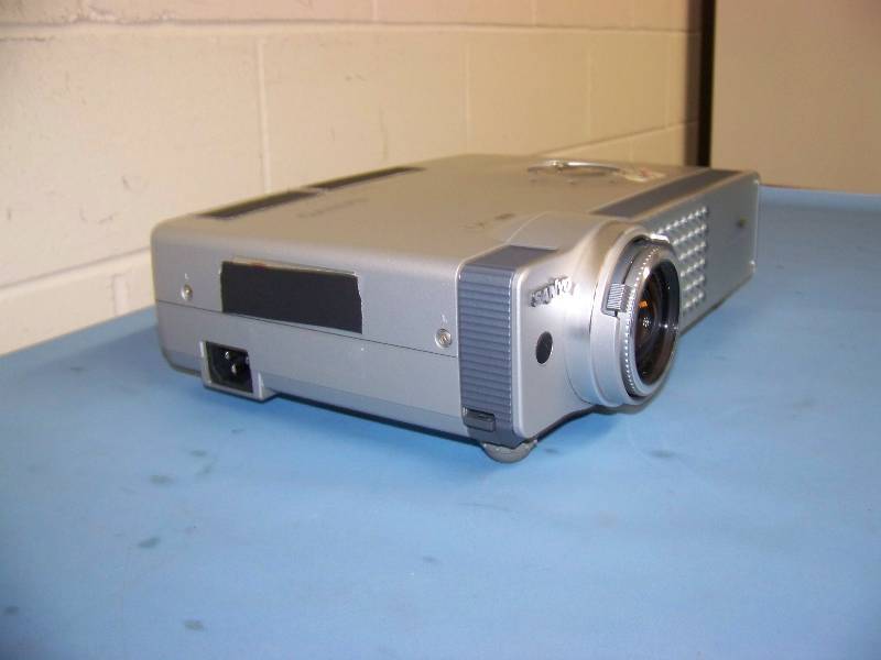 lot 32 image: Sanyo, PLC-XU51, LCD Projector with Remote Control