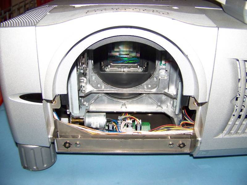 lot 73 image: Sanyo, PLC-XF45, Large Venue, LCD Projector with Remote Control