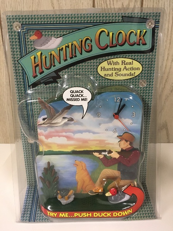 lot 5 image: NEW Action & Sound Clock - Hunting