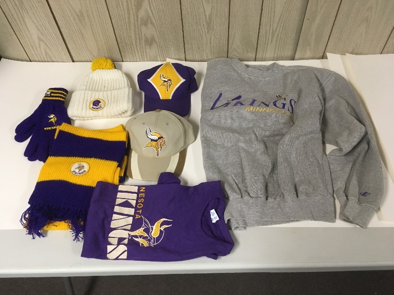 lot 11 image: Vikings Gear - Hats, Gloves, Scarf, Tshirt, Sweatshirt