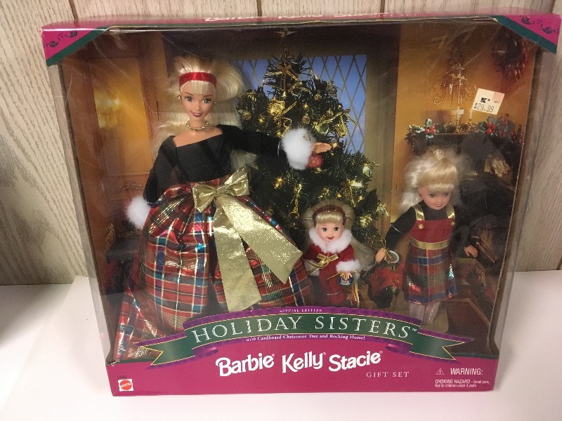 lot 18 image: Barbie - Holiday Sisters Gift Set - Special Edition