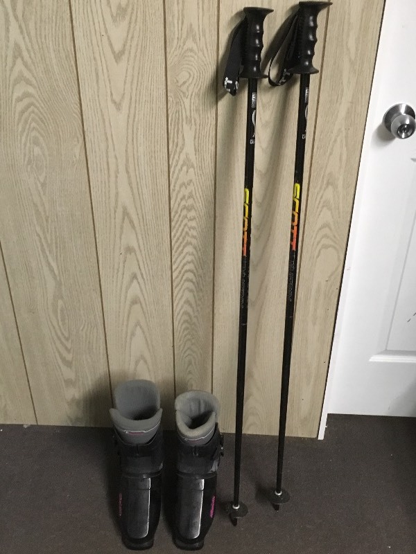 lot 33 image: Ski Poles & Boots