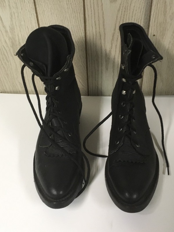 lot 25 image: Womens Black Leather boots 9 12 M