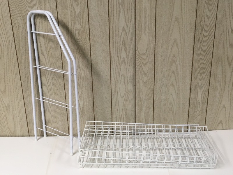 lot 45 image: Metal Standing Shoe Rack