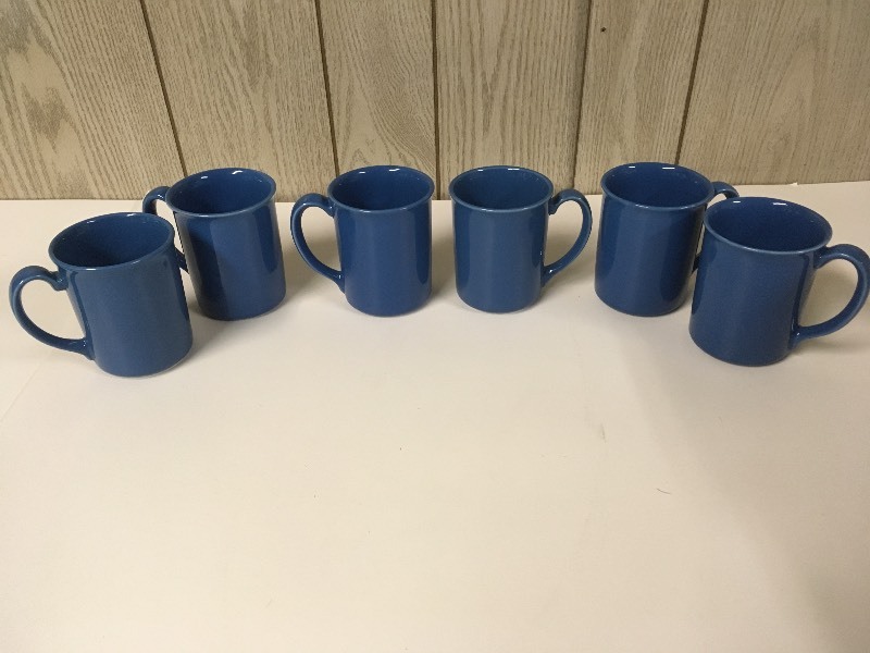 lot 70 image: 6 Corning Blue Coffee Mugs