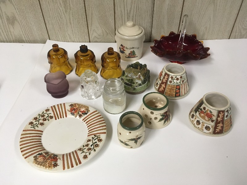 lot 68 image: Fall Candleholders, votives, Glass basket