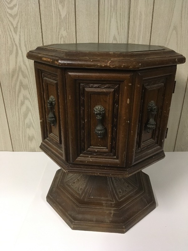 lot 52 image: Octagon Top End Table