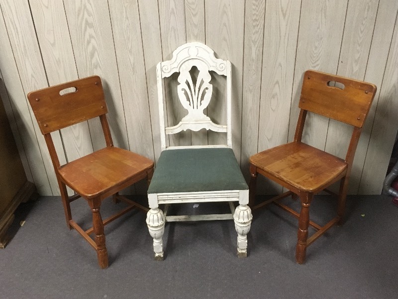 lot 51 image: 3 Chairs