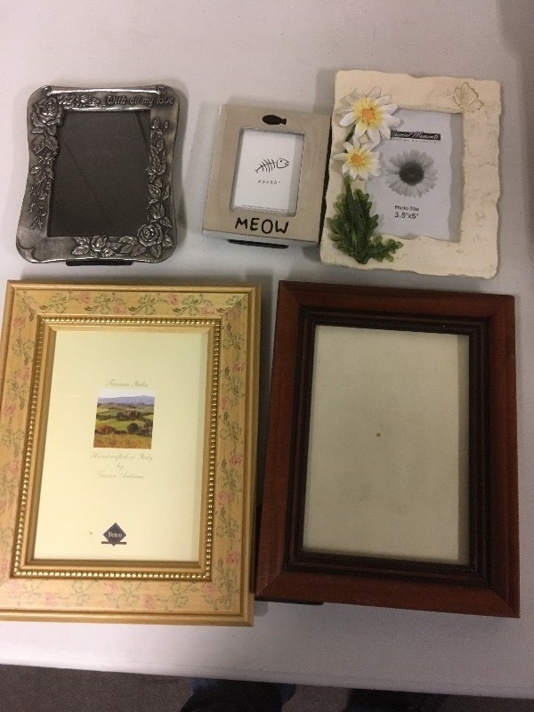 lot 58 image: Frames & Photo Albums