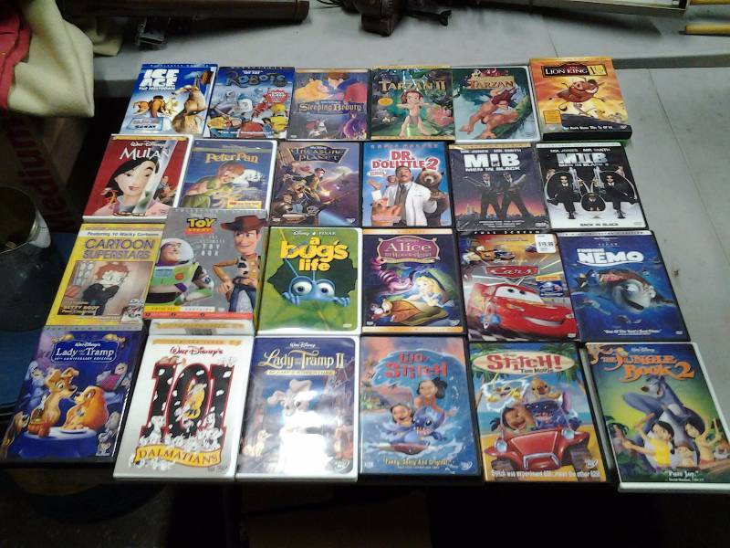 lot 6 image: 25 Count Lot Of DVDs