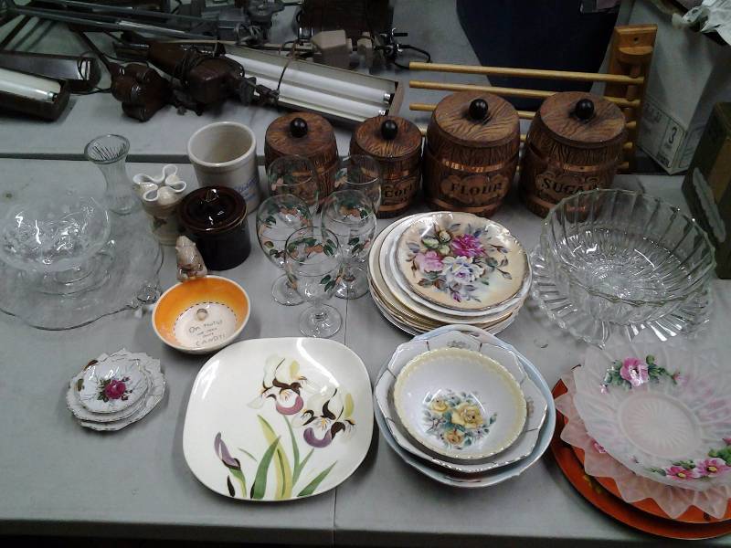 lot 33 image: Canister Set, Fancy Glassware, Redwing Plate, Goblets, Souvenir Calendar Plates 1950s