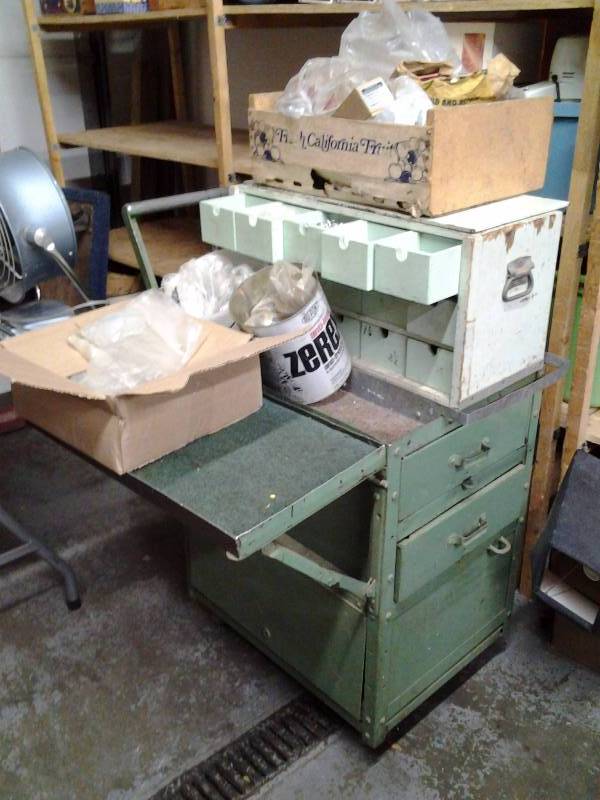 lot 34 image: Heavy Duty Rolling Welding Cart With Wood Organizer & Contents & Lots Of Assorted Hardware