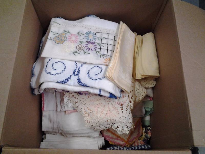 lot 46 image: Box Lot Of Embroidered Vintage Linens
