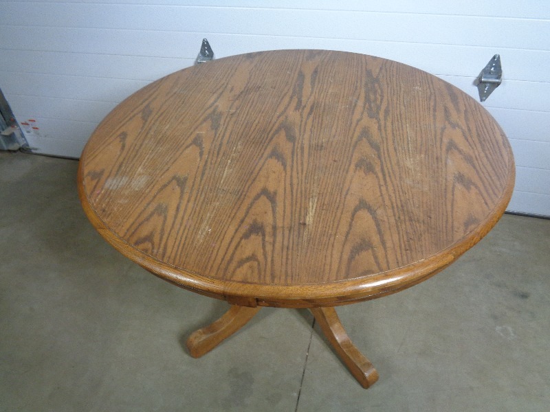 lot 139 image: Kitchen Table
