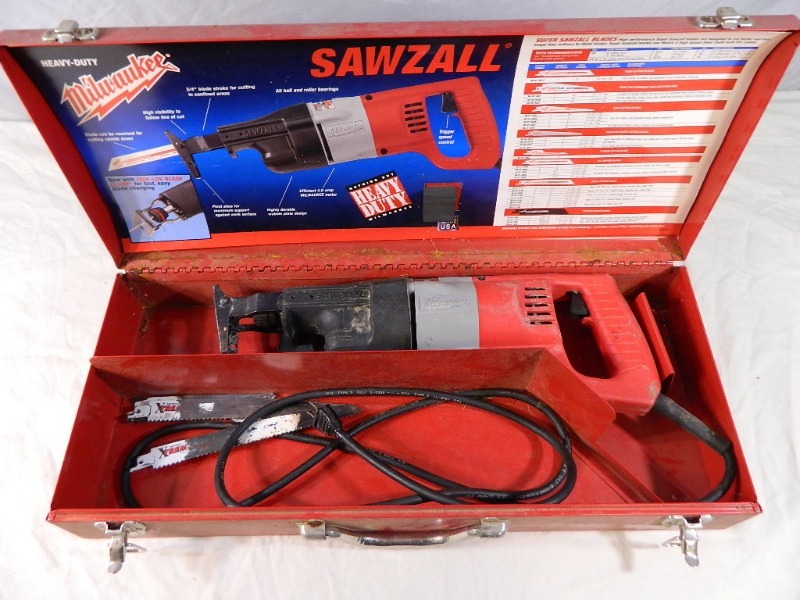 lot 16 image: Milwaukee Sawzall in Case