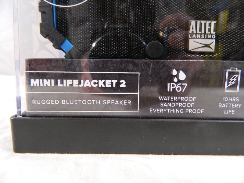 lot 22 image: New Altec Lansing Mini Life Jacket 2