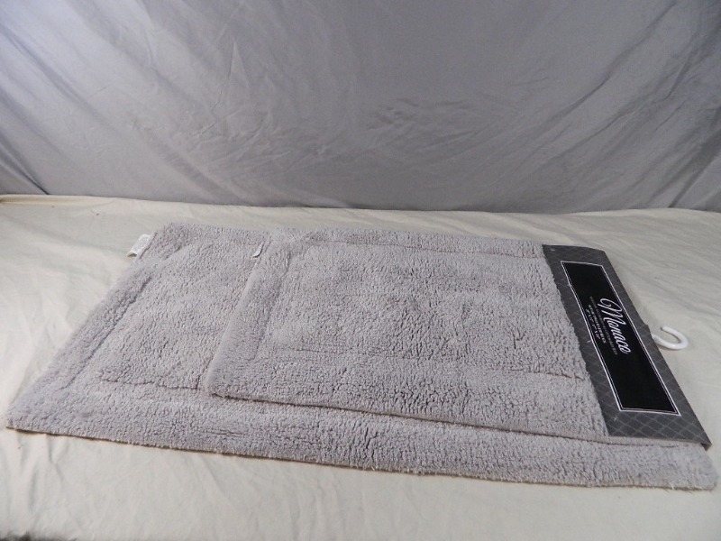 lot 28 image: New 2 Pc Bath Rug Set