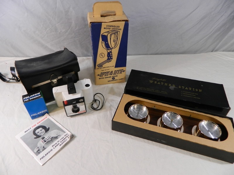 lot 33 image: Vintage Items