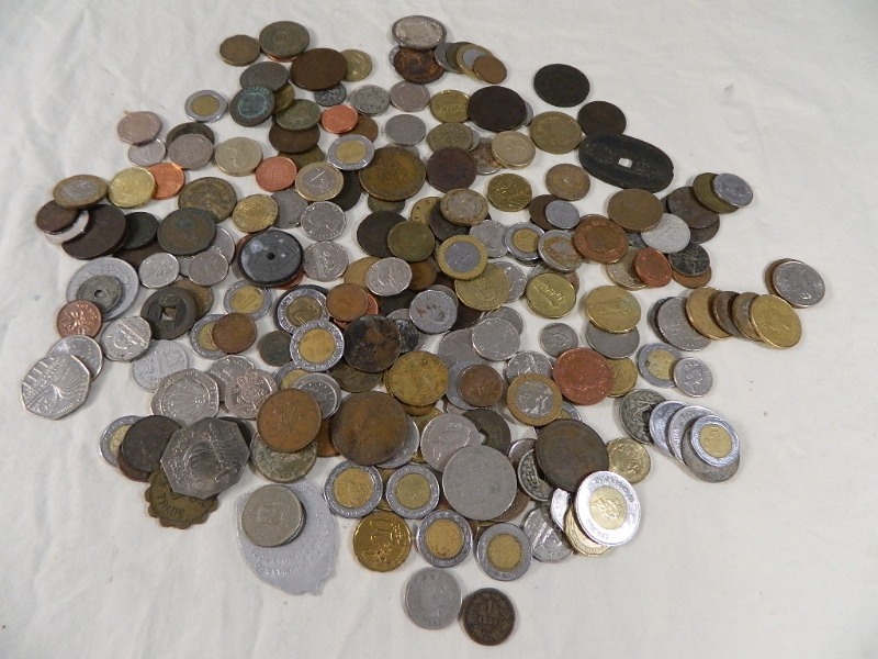lot 41 image: Large Assortment of Forgein CurrencyCoins and More