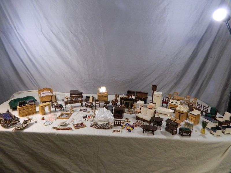 lot 47 image: Large Lot of Miniature  Doll House Furniture and Accessories