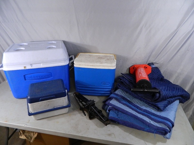 lot 69 image: Coolers, Moving Blankets, More