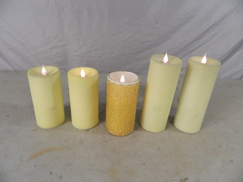 lot 81 image: 5 Flameless Candles