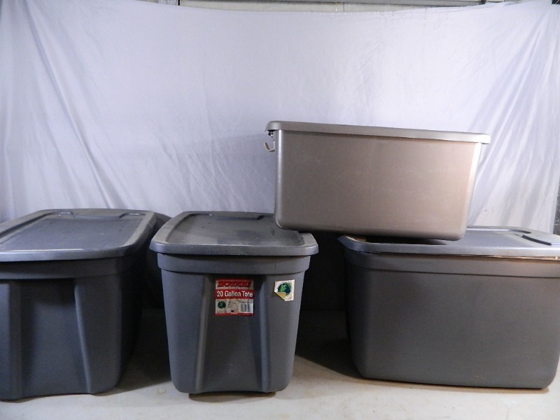 lot 90 image: 4 Totes with Lids