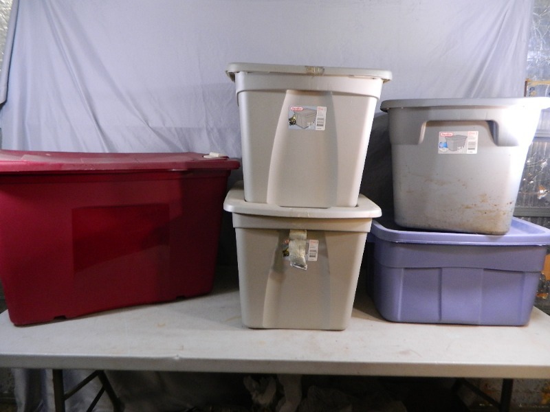 lot 92 image: 5 Totes with Lids